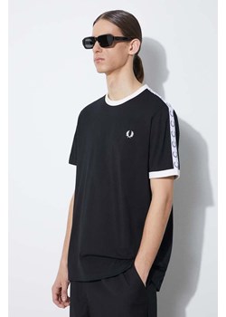 Fred Perry t-shirt bawełniany Taped Ringer męski kolor czarny z aplikacją M4620.102 ze sklepu PRM w kategorii T-shirty męskie - zdjęcie 171375105