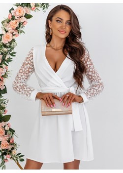 Biała sukienka z ozdobnymi rękawami Lamella - biały ze sklepu pakuten.pl w kategorii Sukienki - zdjęcie 171401668