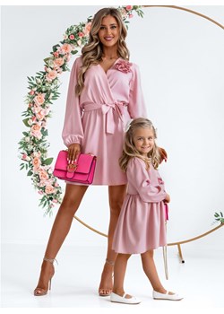 Pudrowy zestaw sukienek mama i córka Annabelle - pudrowy ze sklepu pakuten.pl w kategorii Sukienki - zdjęcie 171401809