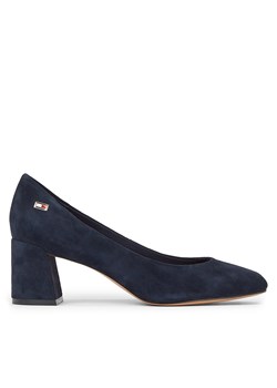 Półbuty Tommy Hilfiger Th Suede Mid Heel Block Pump FW0FW07717 Space Blue DW6 ze sklepu eobuwie.pl w kategorii Czółenka - zdjęcie 171403345