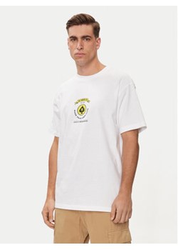DC T-Shirt Lucky Hand Hss ADYZT05366 Biały Regular Fit ze sklepu MODIVO w kategorii T-shirty męskie - zdjęcie 171411539
