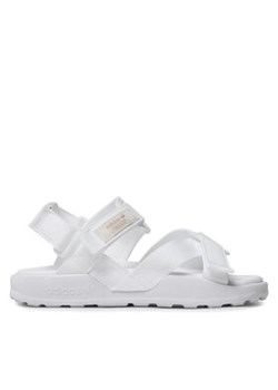 adidas Sandały Adilette Adventure Sandals HQ4242 Biały ze sklepu MODIVO w kategorii Sandały damskie - zdjęcie 171411549