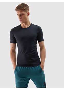 4F Koszulka sportowa w kolorze czarnym ze sklepu Limango Polska w kategorii T-shirty męskie - zdjęcie 171432627