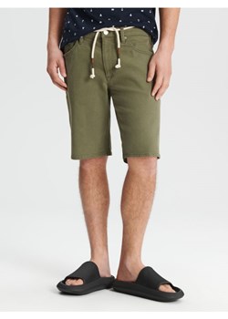 Sinsay - Szorty jeansowe regular - zielony ze sklepu Sinsay w kategorii Spodenki męskie - zdjęcie 171434929
