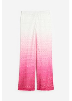 H & M - Rozszerzane spodnie w ażurowy wzór - Różowy ze sklepu H&M w kategorii Spodnie damskie - zdjęcie 171438459