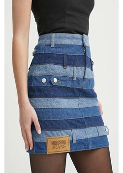 Moschino Jeans spódnica jeansowa kolor niebieski mini prosta ze sklepu ANSWEAR.com w kategorii Spódnice - zdjęcie 171476965
