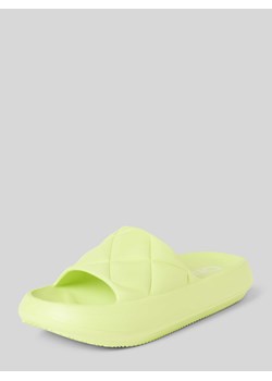 Sandały z pikowaniem model ‘MAVE’ ze sklepu Peek&Cloppenburg  w kategorii Sandały damskie - zdjęcie 171477806