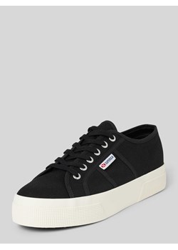 Sneakersy w jednolitym kolorze z detalem z logo ze sklepu Peek&Cloppenburg  w kategorii Trampki damskie - zdjęcie 171478977
