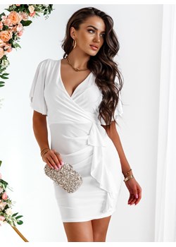 Biała sukienka z przekładanym dekoltem Adley - biały ze sklepu pakuten.pl w kategorii Sukienki - zdjęcie 171490437