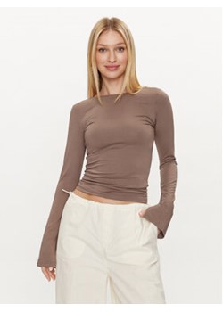 Gina Tricot Bluzka 20789 Brązowy Slim Fit ze sklepu MODIVO w kategorii Bluzki damskie - zdjęcie 171495626