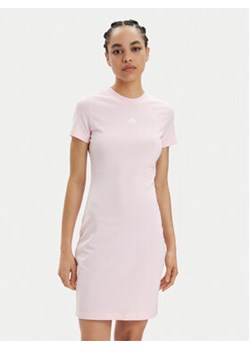 adidas Sukienka codzienna Print IS4280 Różowy Slim Fit ze sklepu MODIVO w kategorii Sukienki - zdjęcie 171499305