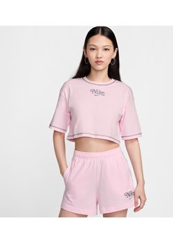 T-shirt damski o krótkim kroju Nike Sportswear - Różowy ze sklepu Nike poland w kategorii Bluzki damskie - zdjęcie 171502325