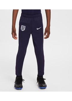 Spodnie piłkarskie z dzianiny dla małych dzieci Nike Dri-FIT Anglia Academy Pro - Fiolet ze sklepu Nike poland w kategorii Spodnie chłopięce - zdjęcie 171502379