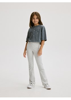 Reserved - Bawełniane spodnie flare - jasnoszary ze sklepu Reserved w kategorii Spodnie dziewczęce - zdjęcie 171518229