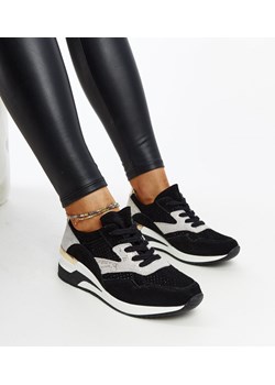 Czarne skórzane sneakersy na koturnie Manfrin ze sklepu gemre w kategorii Buty sportowe damskie - zdjęcie 171525137