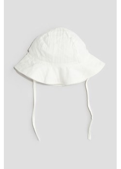 H & M - Czapka przeciwsłoneczna z bawełnianego muślinu - Biały ze sklepu H&M w kategorii Czapki dziecięce - zdjęcie 171537327