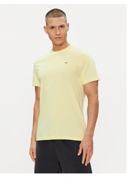 Tommy Jeans T-Shirt Classic DM0DM09598 Żółty Regular Fit ze sklepu MODIVO w kategorii T-shirty męskie - zdjęcie 171540829