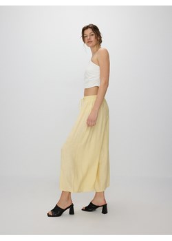 Reserved - Spodnie culotte z wiskozą - jasnożółty ze sklepu Reserved w kategorii Spodnie damskie - zdjęcie 171543855