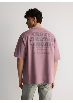 Reserved - T-shirt oversize z aplikacją - jasnofioletowy ze sklepu Reserved w kategorii T-shirty męskie - zdjęcie 171549497