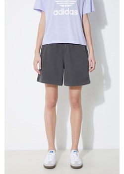 adidas Originals szorty bawełniane kolor szary gładkie high waist IT4284 ze sklepu PRM w kategorii Szorty - zdjęcie 171560375