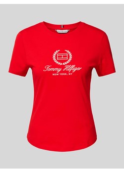 T-shirt o kroju slim fit z wyhaftowanym logo ze sklepu Peek&Cloppenburg  w kategorii Bluzki damskie - zdjęcie 171561899