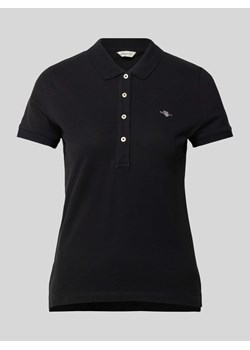 Koszulka polo o kroju slim fit z wyhaftowanym logo ze sklepu Peek&Cloppenburg  w kategorii Bluzki damskie - zdjęcie 171563087