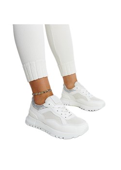 Białe sneakersy na platformie z brokatem Evelia ze sklepu ButyModne.pl w kategorii Buty sportowe damskie - zdjęcie 171564727
