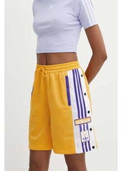 adidas Originals szorty damskie kolor żółty wzorzyste high waist IS2471 ze sklepu PRM w kategorii Szorty - zdjęcie 171566925