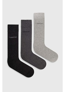 Calvin Klein skarpetki 3-pack męskie kolor szary 701226674 ze sklepu ANSWEAR.com w kategorii Skarpetki męskie - zdjęcie 171576137