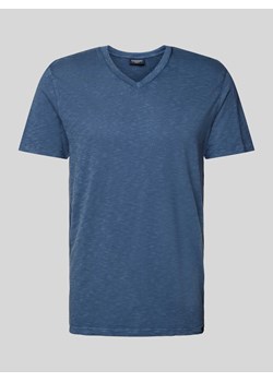T-shirt z dekoltem w serek ze sklepu Peek&Cloppenburg  w kategorii T-shirty męskie - zdjęcie 171576505