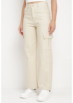 Jasnobeżowe Spodnie Szerokie z Kieszeniami na Klapy  Allepinea ze sklepu Born2be Odzież w kategorii Spodnie damskie - zdjęcie 171581586