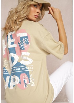 Beżowa Koszulka T-shirt z Napisem z Przodu i Nadrukiem na Plecach Calussa ze sklepu Renee odzież w kategorii Bluzki damskie - zdjęcie 171585847