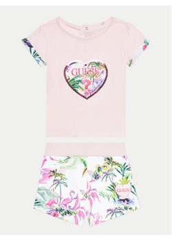 Guess Komplet t-shirt i spodenki A4GG13 K6YW3 Różowy Regular Fit ze sklepu MODIVO w kategorii Komplety niemowlęce - zdjęcie 171587148