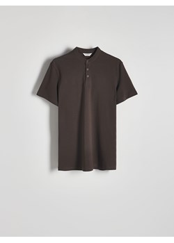 Reserved - Koszulka polo ze stójką - ciemnobrązowy ze sklepu Reserved w kategorii T-shirty męskie - zdjęcie 171588026