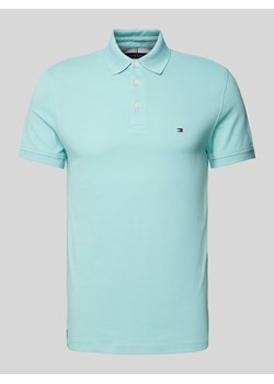 Koszulka polo o kroju slim fit z wyhaftowanym logo ze sklepu Peek&Cloppenburg  w kategorii T-shirty męskie - zdjęcie 171590095
