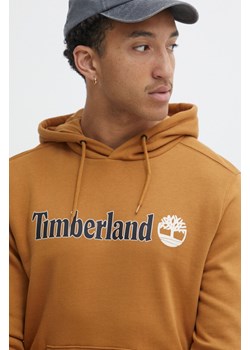 Timberland bluza męska kolor brązowy z kapturem z nadrukiem TB0A5UKKP471 ze sklepu ANSWEAR.com w kategorii Bluzy męskie - zdjęcie 171694256