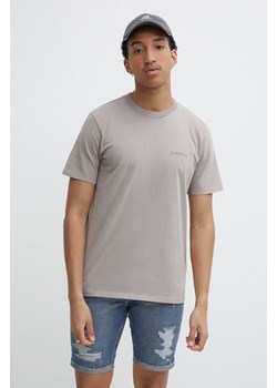 Superdry t-shirt bawełniany męski kolor beżowy gładki ze sklepu ANSWEAR.com w kategorii T-shirty męskie - zdjęcie 171695008
