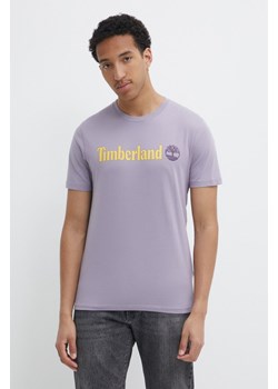 Timberland t-shirt bawełniany męski kolor fioletowy z nadrukiem TB0A5UPQEG71 ze sklepu ANSWEAR.com w kategorii T-shirty męskie - zdjęcie 171695086