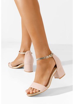 Różowe sandały na niskim słupku Landete ze sklepu Zapatos w kategorii Sandały damskie - zdjęcie 171702025