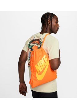 Worek gimnastyczny Nike Heritage (13 l) - Pomarańczowy ze sklepu Nike poland w kategorii Plecaki - zdjęcie 171703338