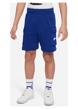 Spodenki z dzianiny dla dużych dzieci (chłopców) Nike Sportswear Standard Issue - Niebieski ze sklepu Nike poland w kategorii Spodenki chłopięce - zdjęcie 171703358