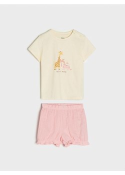 Sinsay - Komplet: koszulka i szorty - kremowy ze sklepu Sinsay w kategorii Komplety niemowlęce - zdjęcie 171709755