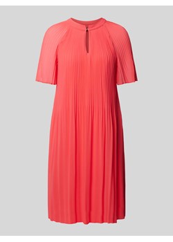 Sukienka o długości do kolan z wiskozy z wycięciem w kształcie łezki ze sklepu Peek&Cloppenburg  w kategorii Sukienki - zdjęcie 171711876
