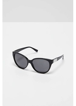 Okulary przeciwsłoneczne z metalową wstawką czarne ze sklepu Moodo.pl w kategorii Okulary przeciwsłoneczne damskie - zdjęcie 171831388