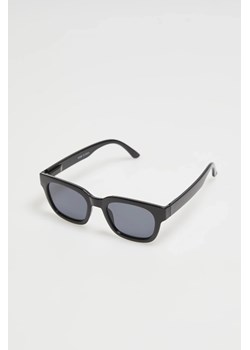 Wąskie okulary czarne ze sklepu Moodo.pl w kategorii Okulary przeciwsłoneczne męskie - zdjęcie 171931289