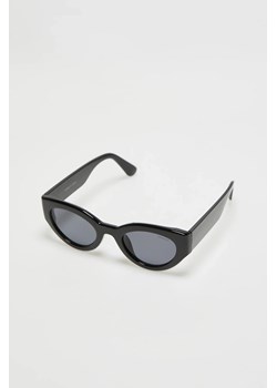 Okulary z grubymi oprawkami czarne ze sklepu Moodo.pl w kategorii Okulary przeciwsłoneczne damskie - zdjęcie 171931326