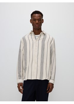 Reserved - Strukturalna koszula relaxed fit - złamana biel ze sklepu Reserved w kategorii Koszule męskie - zdjęcie 171931795