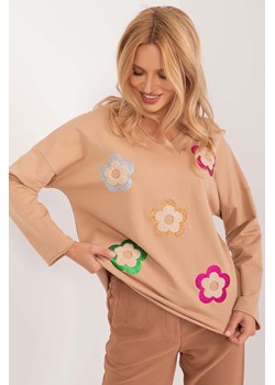Luźna bluzka z bawełny w kolorowe kwiaty - beżowa ze sklepu 5.10.15 w kategorii Bluzki damskie - zdjęcie 171933125