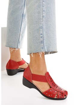 Czerwone sandały na niskim słupku Melona ze sklepu Zapatos w kategorii Sandały damskie - zdjęcie 171951405