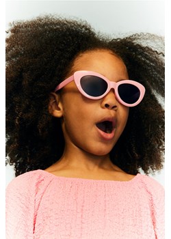 H & M - Okulary przeciwsłoneczne typu „kocie oczy" - Różowy ze sklepu H&M w kategorii Okulary przeciwsłoneczne dziecięce - zdjęcie 171953229